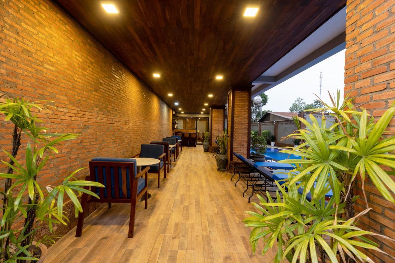 Blanc Smith Hotel Siem Reap Exterior photo